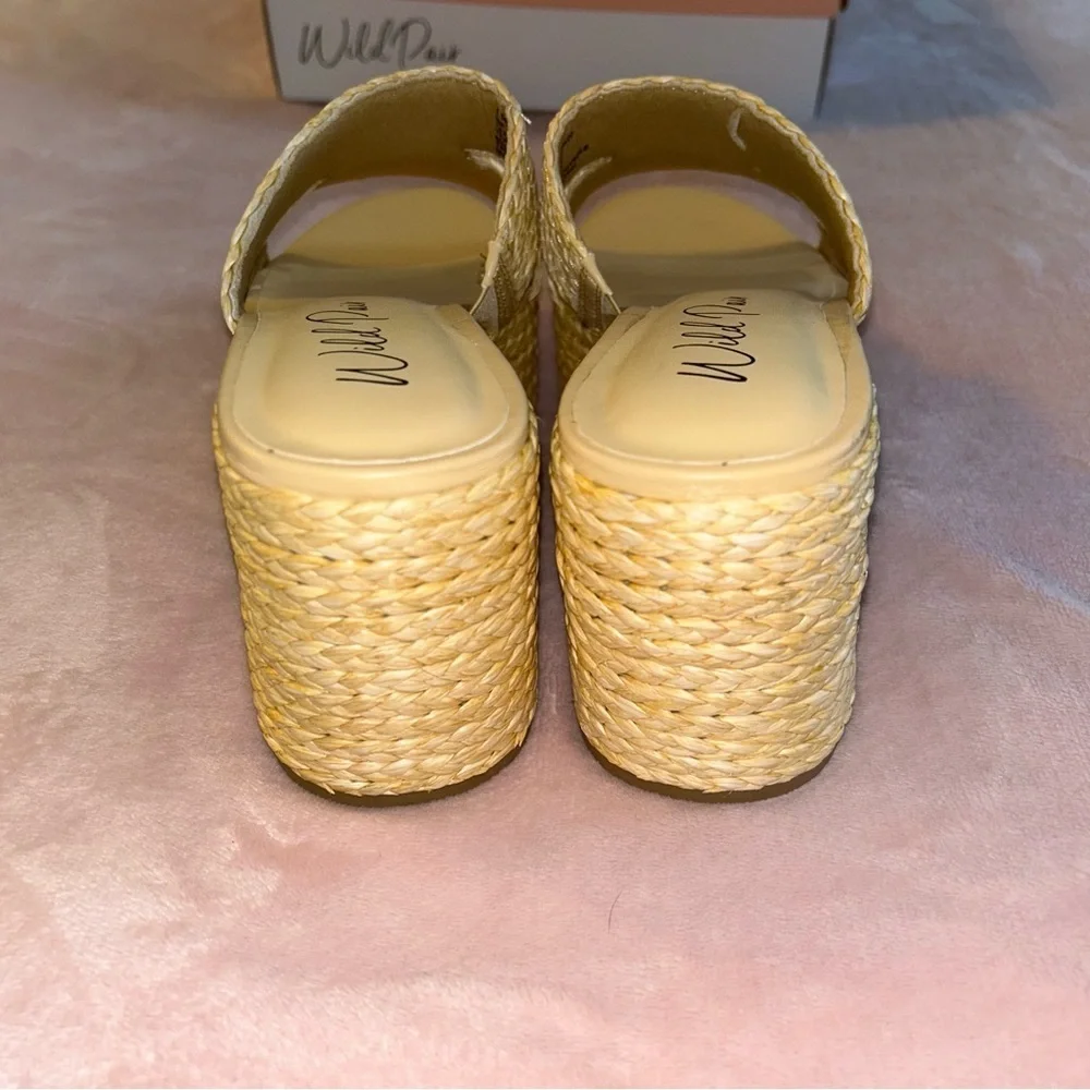 Wild Pair Niftyy woven espadrille beige heeled wedge size 8.5 open toe